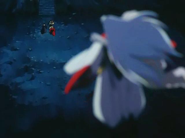 Otaku Gallery  / Anime e Manga / Inu-Yasha / Screen Shots / Episodi / 018 - L`alleanza di Sesshomaru e Naraku / 101.jpg